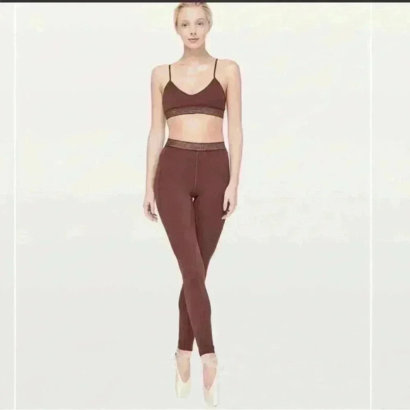 Lululemon Principal Dancer Golden Lining Bralette bra size 0 
Midnight Maroon - Picture 3 of 11